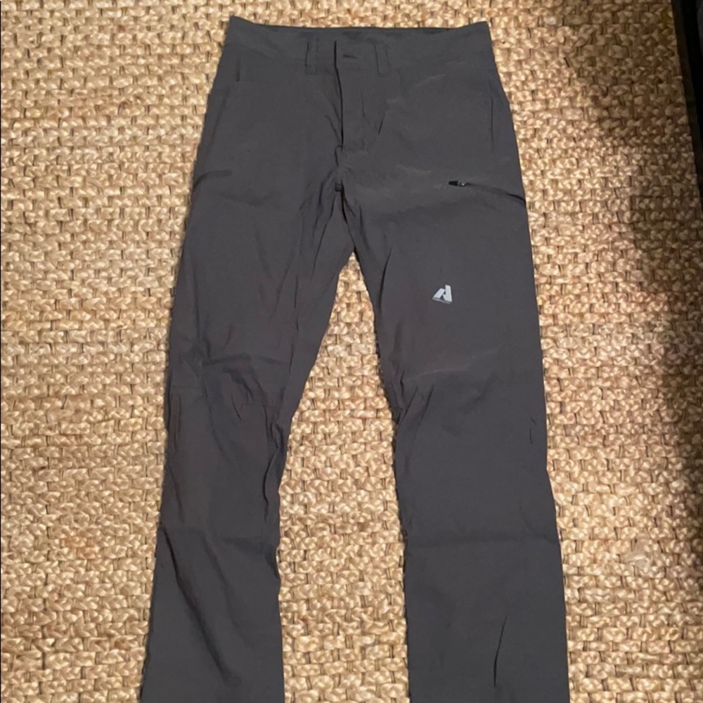 Men’s Eddie Bauer technical pants. 32x32
